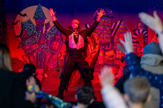 Vampire on stage at the Halloween Street theatre 2023
