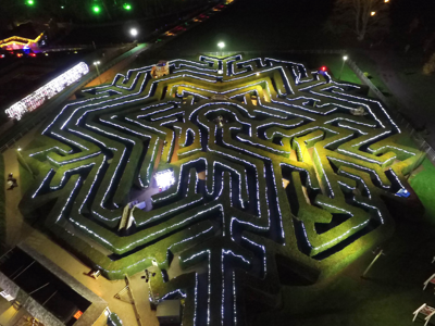 Image of the maze from above with illuminations